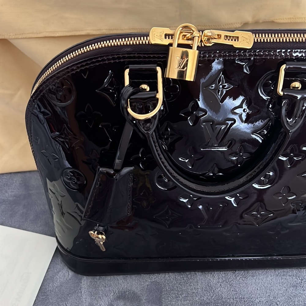 BRAND NEW LOUIS VUITTON
Monogram Vernis Alma PM - Picture 3 of 7
